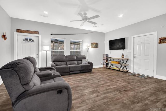 10176 Nimrod Street, Plainview, AR 72857