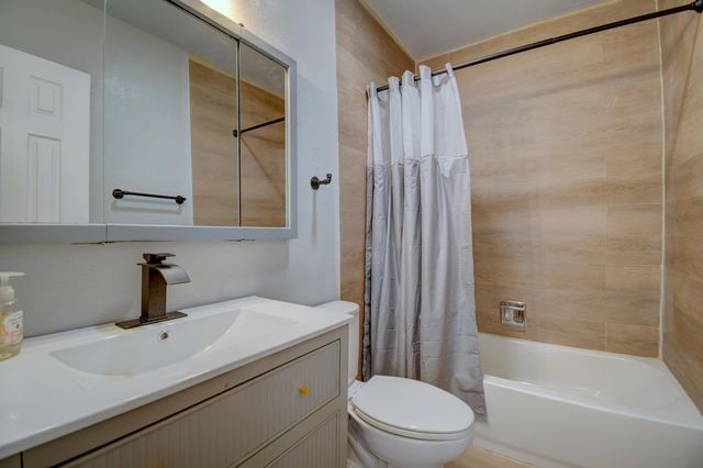 2708 Monroe Street NE, Albuquerque, NM 87110