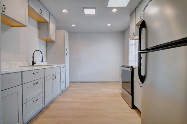 2708 Monroe Street NE, Albuquerque, NM 87110