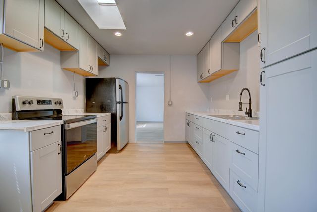 2708 Monroe Street NE, Albuquerque, NM 87110