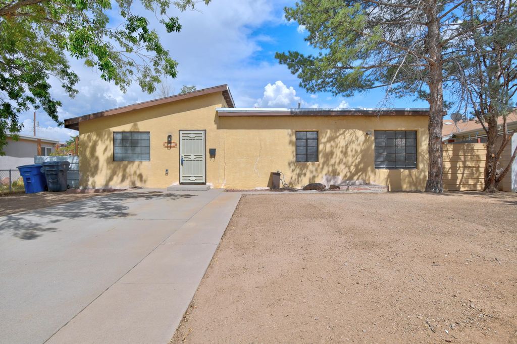 2708 Monroe Street NE, Albuquerque, NM 87110