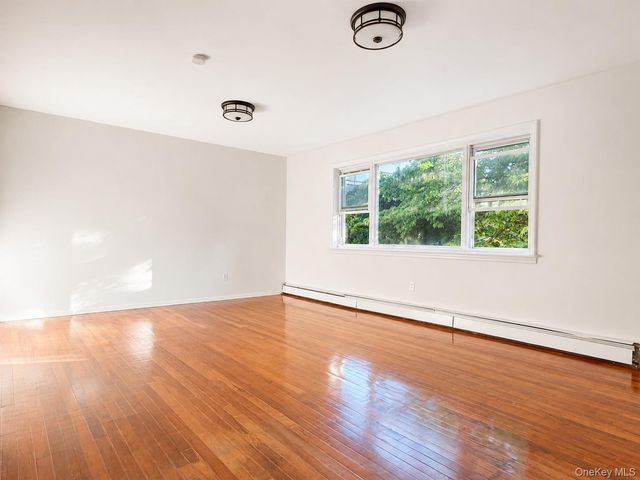 2 Arbor Place, Glen Cove, NY 11542
