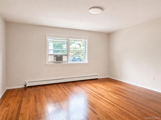 2 Arbor Place, Glen Cove, NY 11542