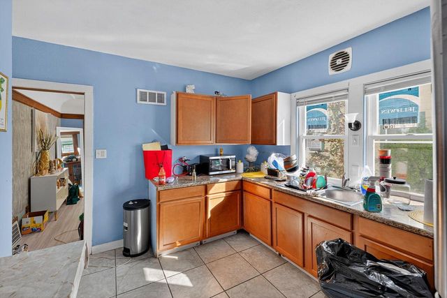 2825 N 48th STREET #2827, Milwaukee, WI 53210