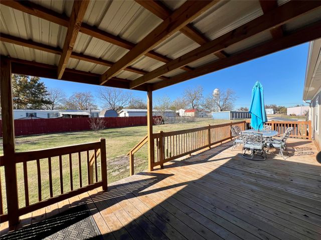 103 Division Street, Lone Oak, TX 75453