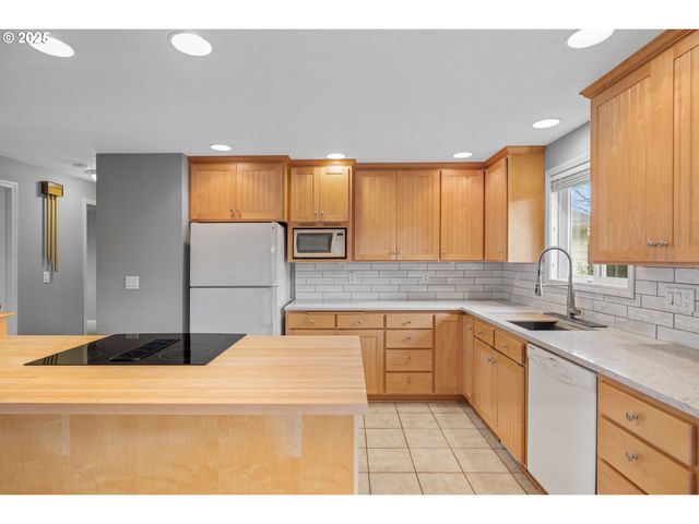 1538 UMPQUA Rd, Woodburn, OR 97071