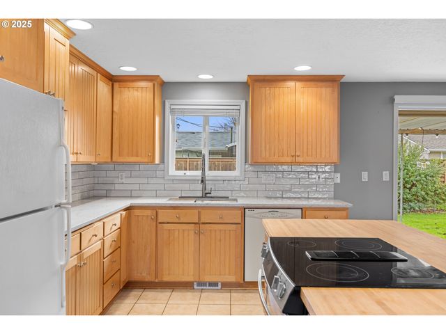 1538 UMPQUA Rd, Woodburn, OR 97071