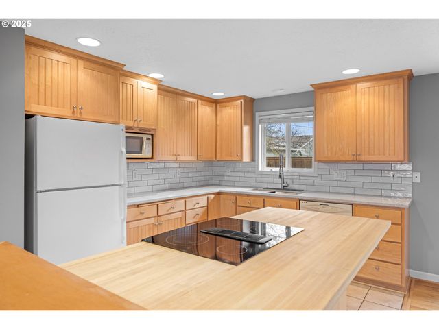 1538 UMPQUA Rd, Woodburn, OR 97071