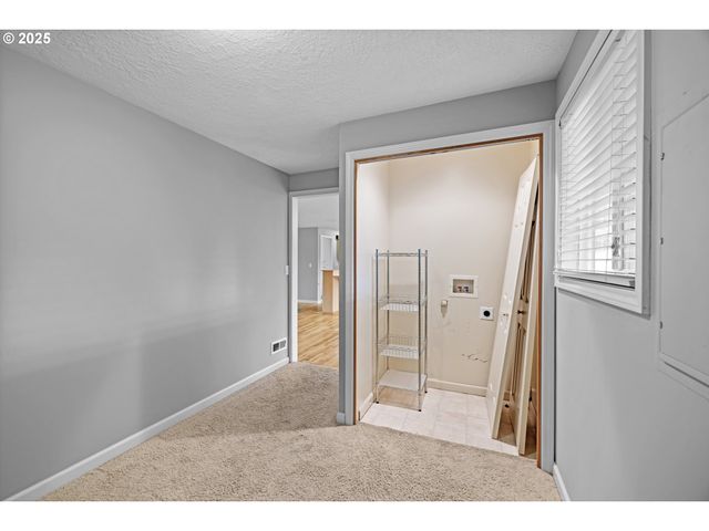 1538 UMPQUA Rd, Woodburn, OR 97071