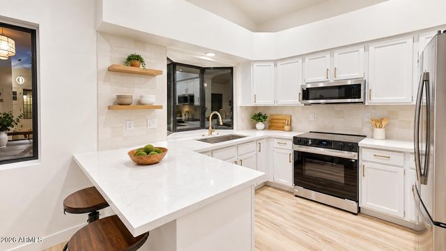 4670 W HARRISON Street, Chandler, AZ 85226
