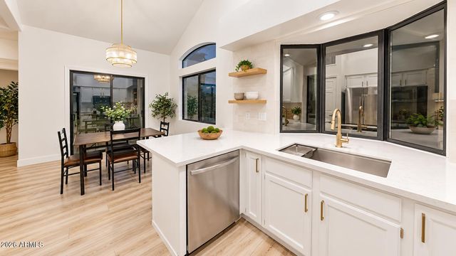 4670 W HARRISON Street, Chandler, AZ 85226