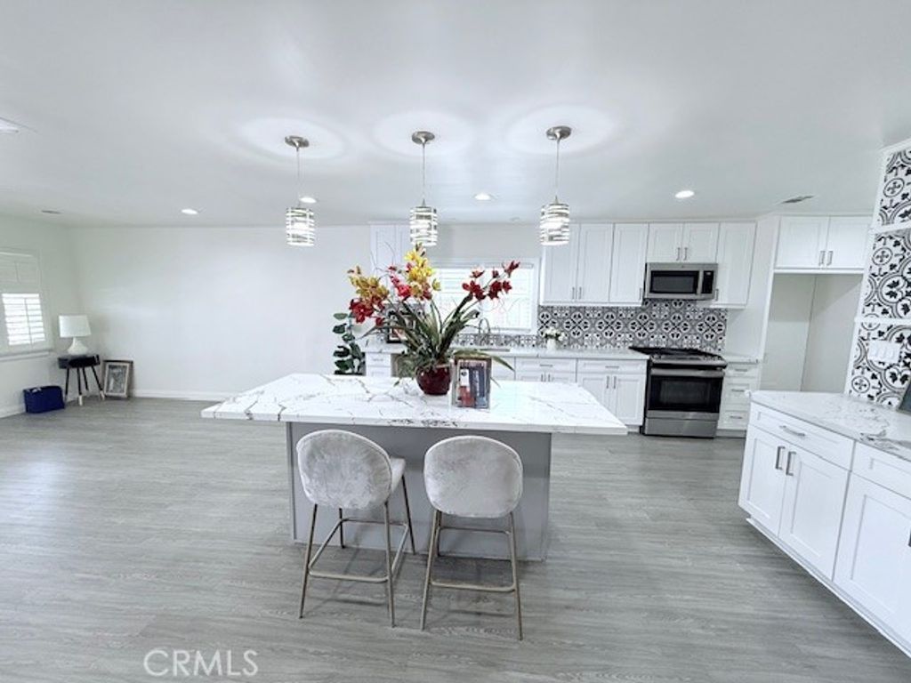 Image 10 of property listing at 339 S Madison, Monrovia, CA 91016