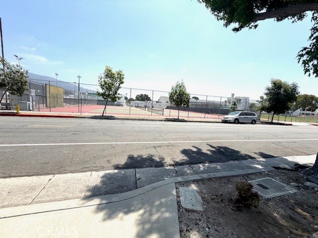 Image 5 of property listing at 339 S Madison, Monrovia, CA 91016