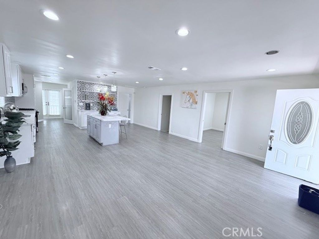 Image 6 of property listing at 339 S Madison, Monrovia, CA 91016