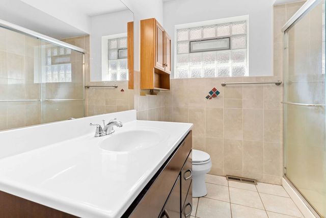 5701 W Henderson Street, Chicago, IL 60634