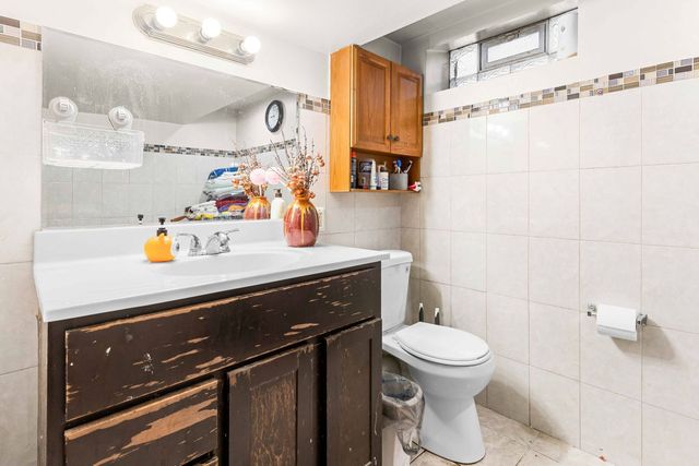 5701 W Henderson Street, Chicago, IL 60634