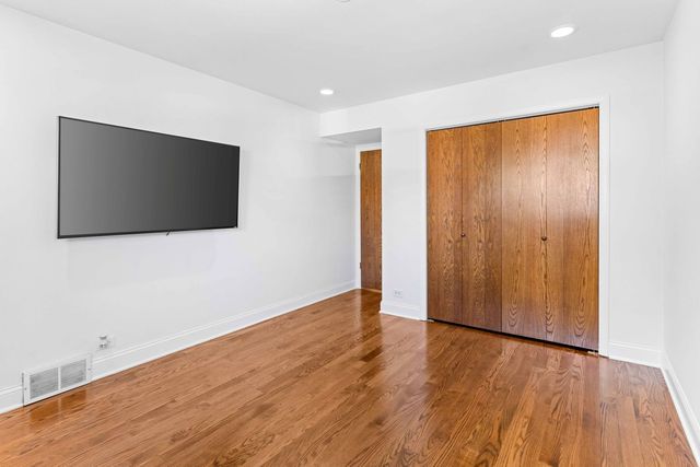 5701 W Henderson Street, Chicago, IL 60634