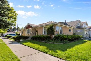 5701 W Henderson Street, Chicago, IL 60634