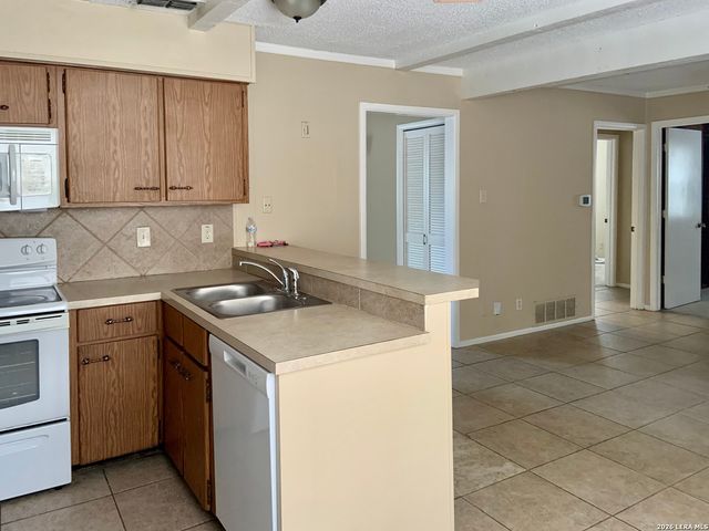 5602 Ponderosa, San Antonio, TX 78240