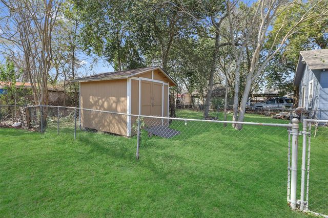 119 E Fayle Street, Baytown, TX 77520