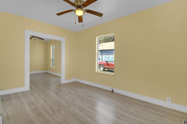 119 E Fayle Street, Baytown, TX 77520