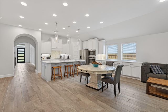 27119 Wilcox Crest Ln, Magnolia, TX 77354