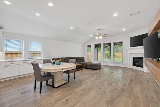 27119 Wilcox Crest Ln, Magnolia, TX 77354