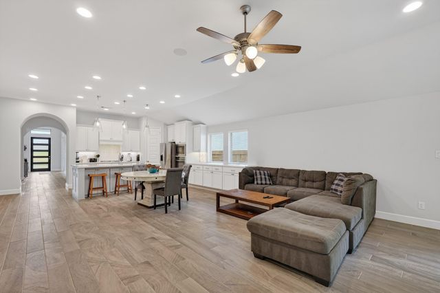 27119 Wilcox Crest Ln, Magnolia, TX 77354