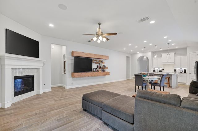 27119 Wilcox Crest Ln, Magnolia, TX 77354