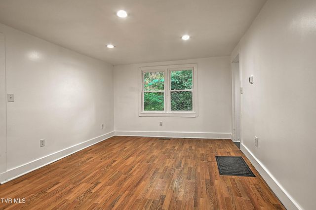 305 West Main Street, Jonesborough, TN 37659