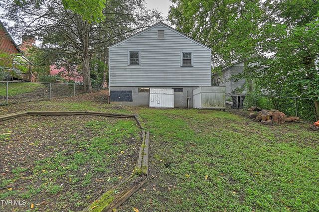 305 West Main Street, Jonesborough, TN 37659