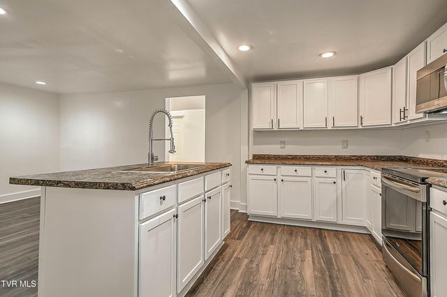 305 West Main Street, Jonesborough, TN 37659
