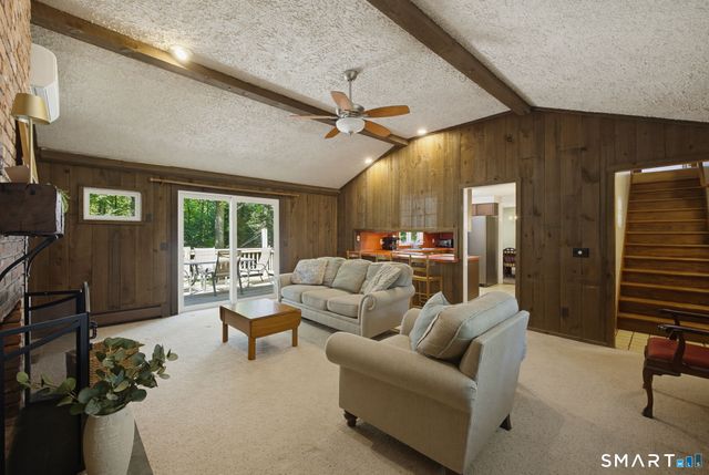 11 Round Hill Road, Granby, CT 06035