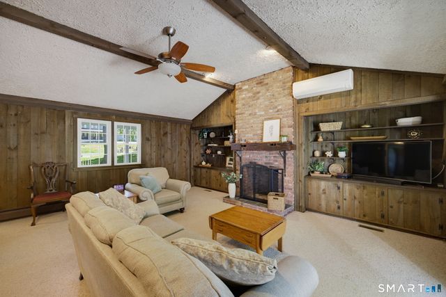 11 Round Hill Road, Granby, CT 06035