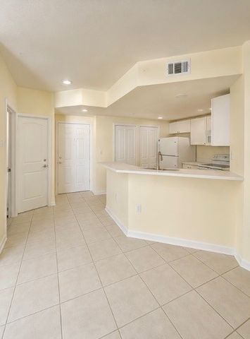 5080 FAIRWAYS Circle 202, Vero Beach, FL 32967