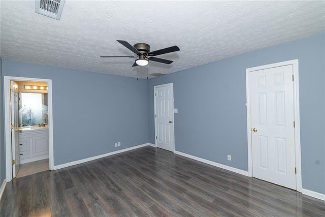 1025 Hunters Oak Trail, Sugar Hill, GA 30518