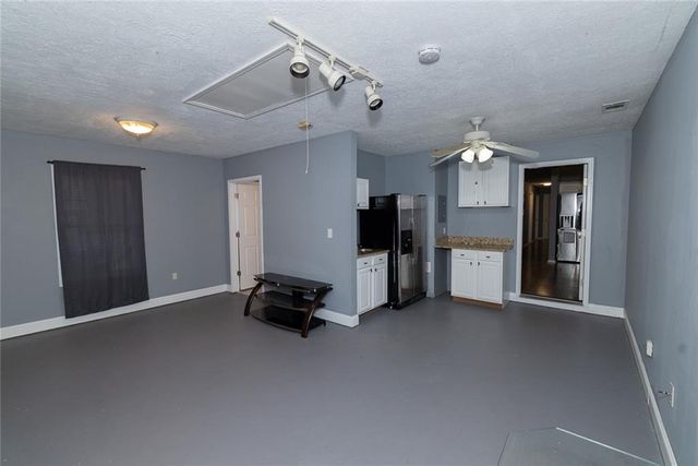 1025 Hunters Oak Trail, Sugar Hill, GA 30518