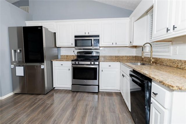 1025 Hunters Oak Trail, Sugar Hill, GA 30518