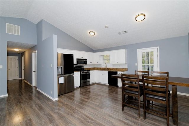 1025 Hunters Oak Trail, Sugar Hill, GA 30518