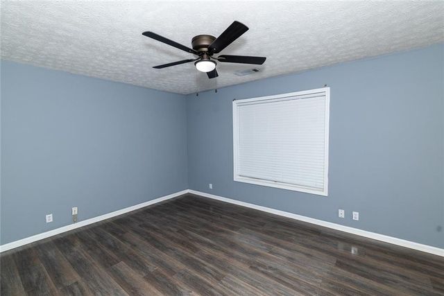 1025 Hunters Oak Trail, Sugar Hill, GA 30518