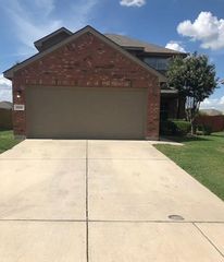 832 Santa Rosa Drive, Fort Worth, TX 76052
