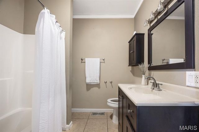 102 W High Street, Troy, IL 62294
