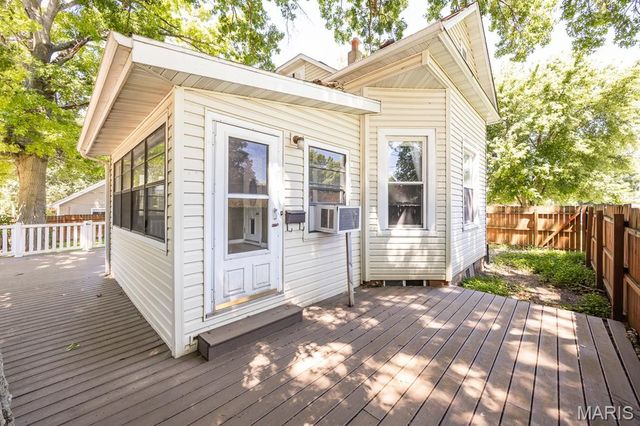 102 W High Street, Troy, IL 62294