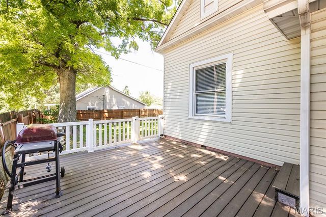 102 W High Street, Troy, IL 62294