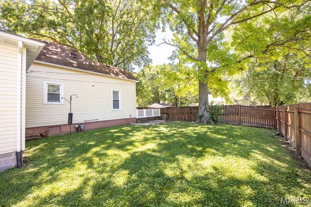 102 W High Street, Troy, IL 62294