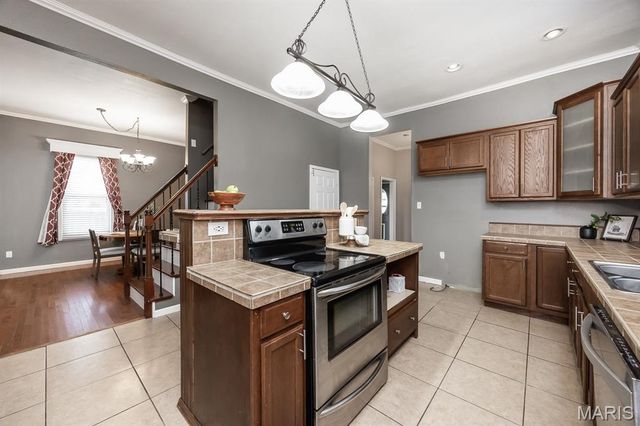 102 W High Street, Troy, IL 62294