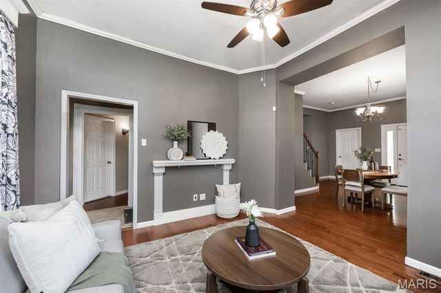 102 W High Street, Troy, IL 62294