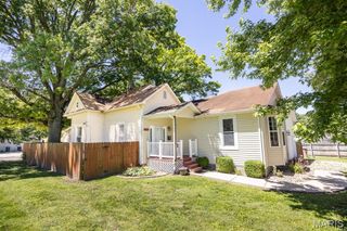 102 W High Street, Troy, IL 62294
