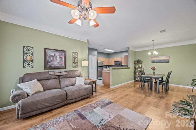 713 Appeldoorn Circle, Asheville, NC 28803