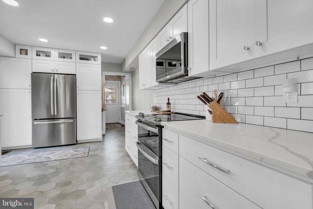 1721 URBY DR, Crofton, MD 21114